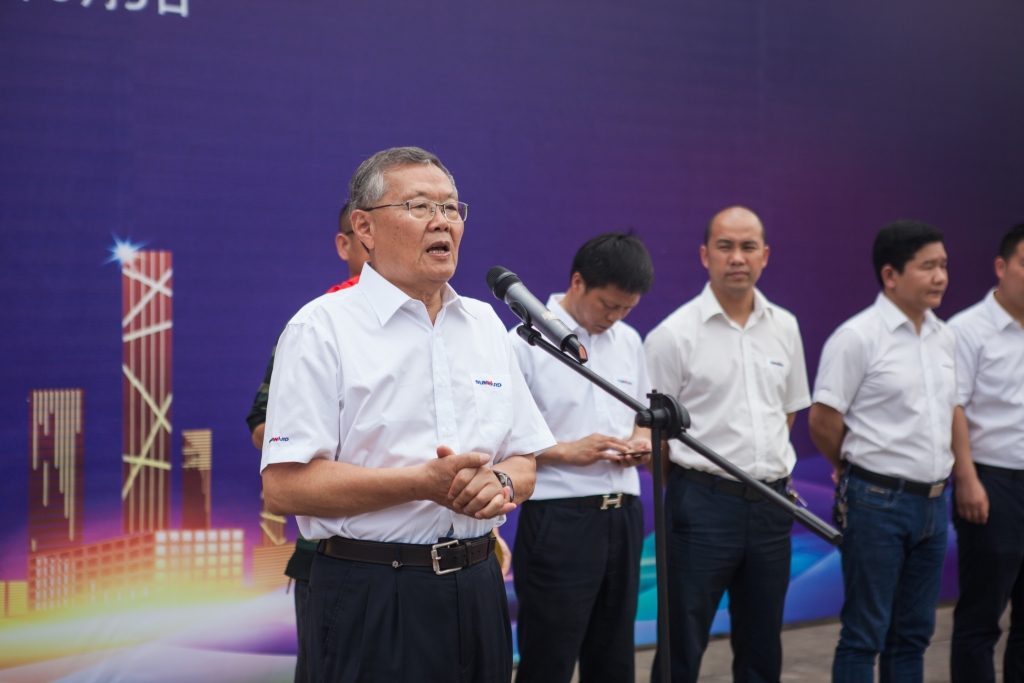 民族挖掘机品牌先导者，完美智能“城镇建设利器”SWE80E9荣耀上市