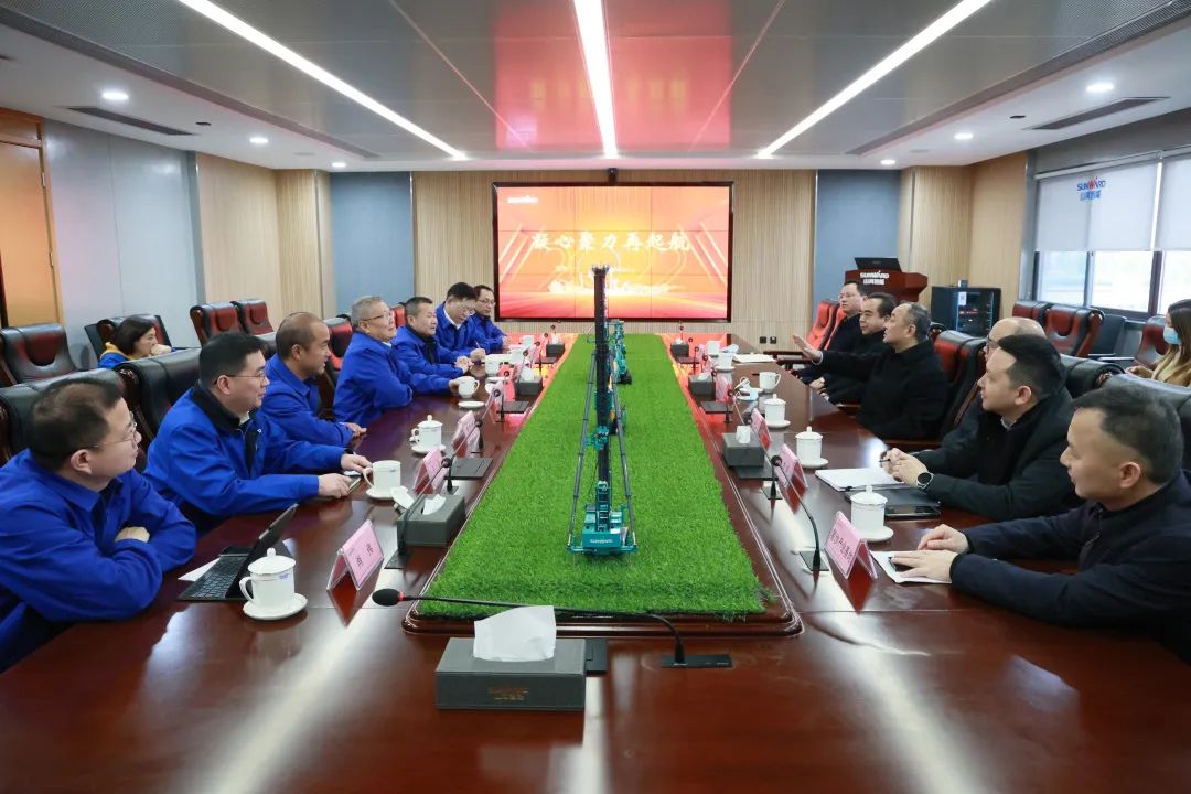 张庆红调研完美智能