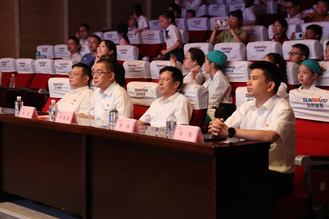 缤纷“暑”假，不负所“托”！完美智能职工子女暑期托管班结业啦